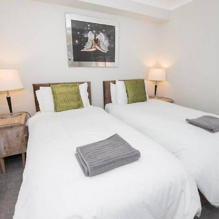 Pelican-Stylish 2-Bed Apartment Close To Beach & Town 스카버러 외부 사진
