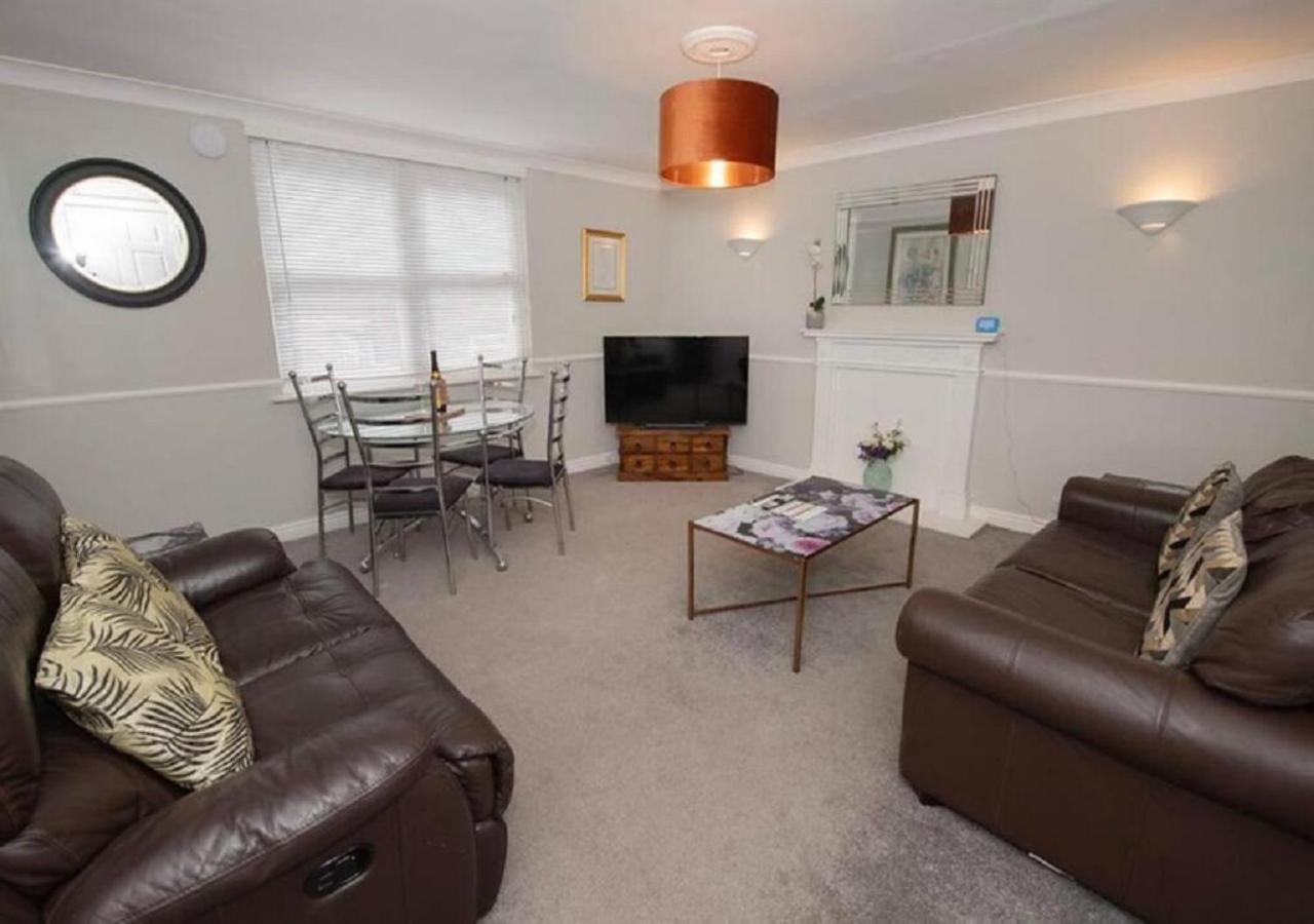 Pelican-Stylish 2-Bed Apartment Close To Beach & Town 스카버러 외부 사진
